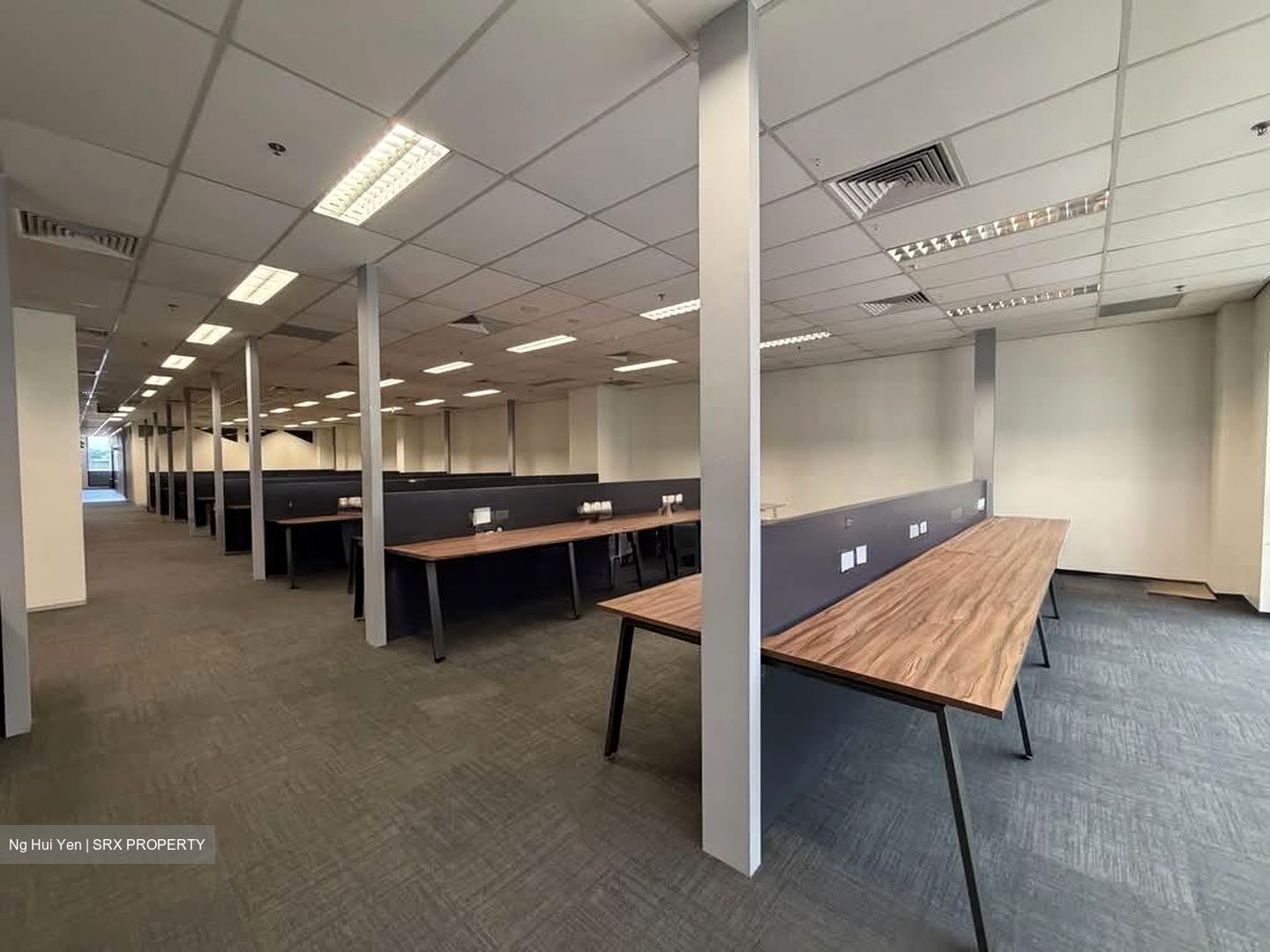 Dapenso Building (D1), Office #577742601